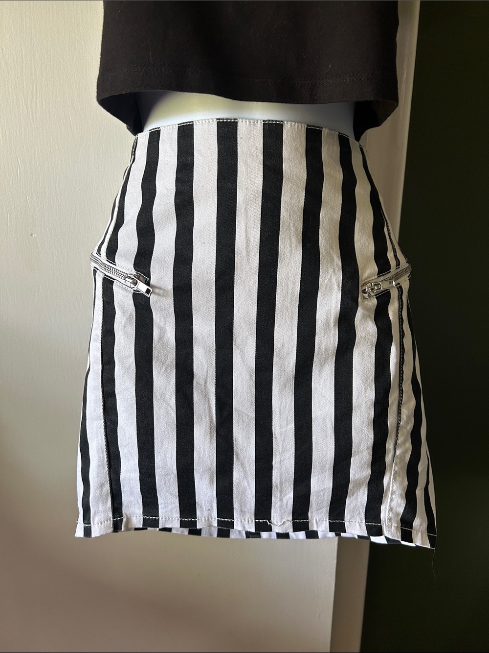 Divided by H&M - Beetlejuice Striped Mini-Skirt